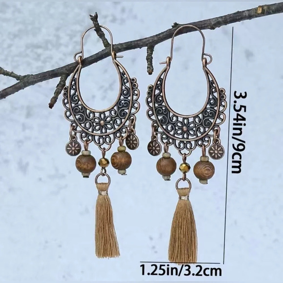 NEW!Gorgeous Boho Beaded and tasseled Dangle Earrings.​ - Picture 5 of 5